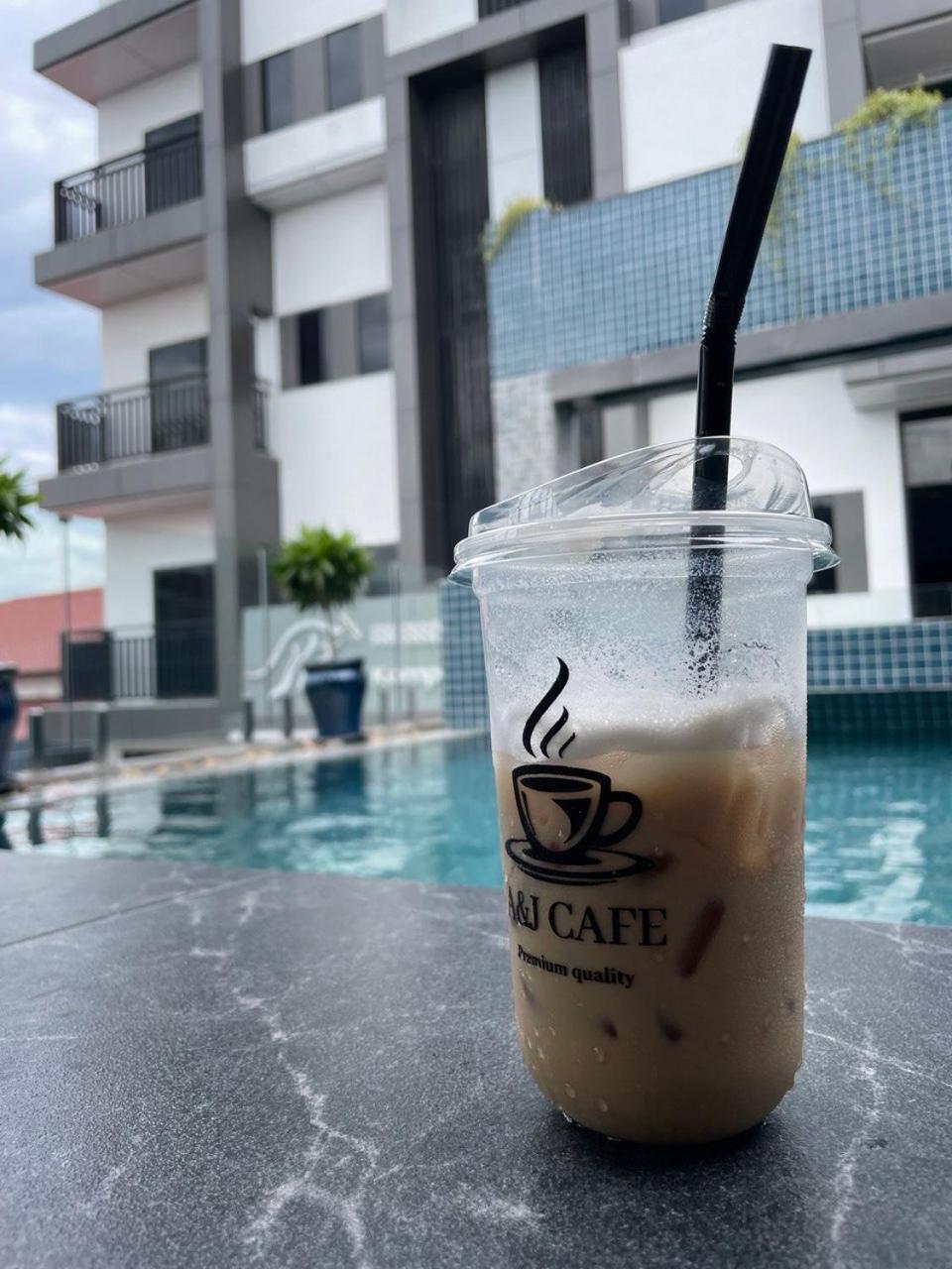 A&J Kampot Boutique Hotell Eksteriør bilde